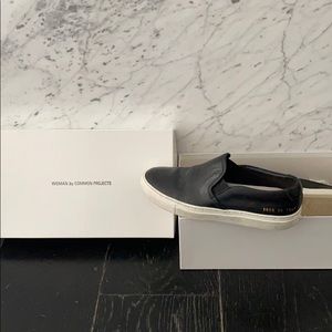 Common projects slide on sneakers